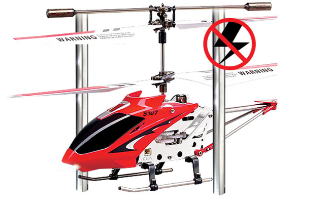 اگر هلیکوپتر بین دو مانع گیر کرد سریع ولتاژ قطع می شود تا ملخ ها آسیب نبیند و نشکند