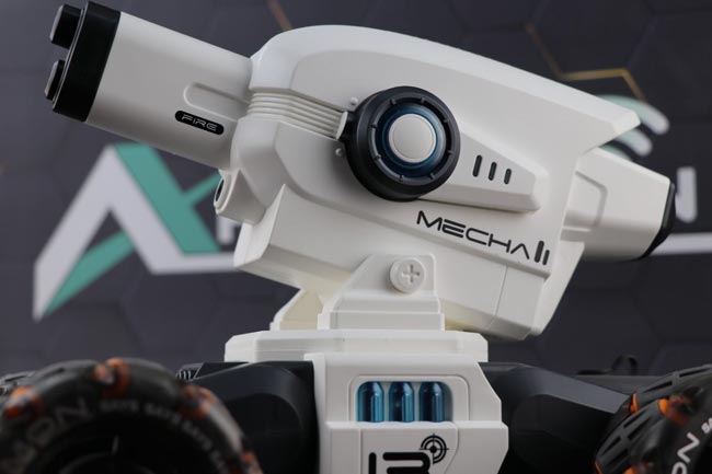 بدنه تفنگی ربات کنترلی mytoys Qx007 که مثل یک ربات جنگی آماده شلیک است