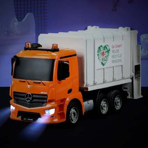 عکس تجاری کامیون کنترلی حمل زباله double e560 با چراغ های روشن